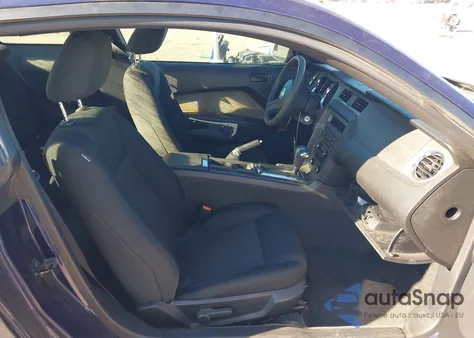 2011 Ford Mustang V6 z USA, uszkodzony, nr VIN 1ZVBP8AM6B5128802